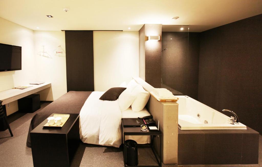 Hotel Vine Соннам Экстерьер фото