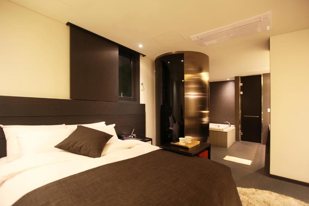 Hotel Vine Соннам Номер фото
